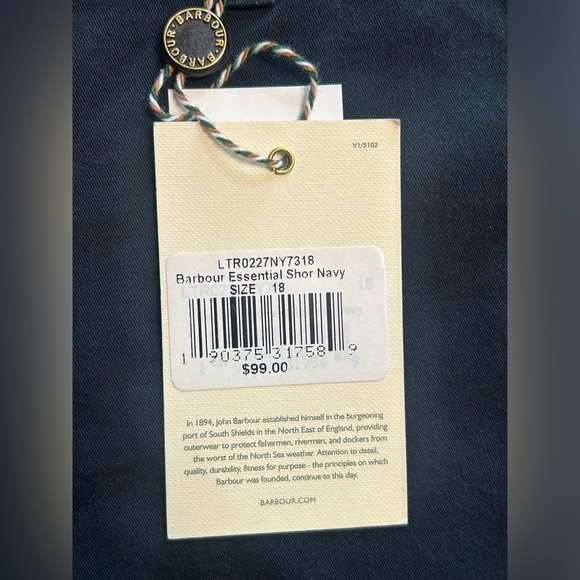 Barbour Women’s Navy Blue Essential Short Size US 14 UK 18 - Picture 6 of 7